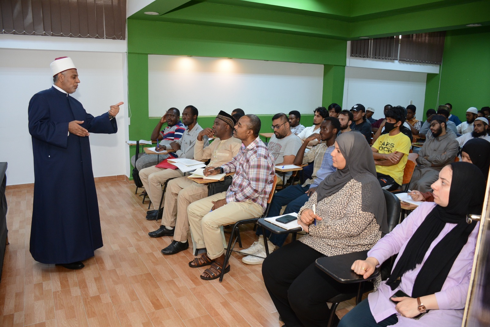 بمقر منظمة خريجى الأزهر .. ورشة عمل “حماية الناشئة من التطرف الرقمي” دكتور الشرقاوي للطلاب الوافدين: التواصل الفعّال مع الناشئة حصن لمواجهة التطرف الرقمي وتعزيز الوعي الفكري